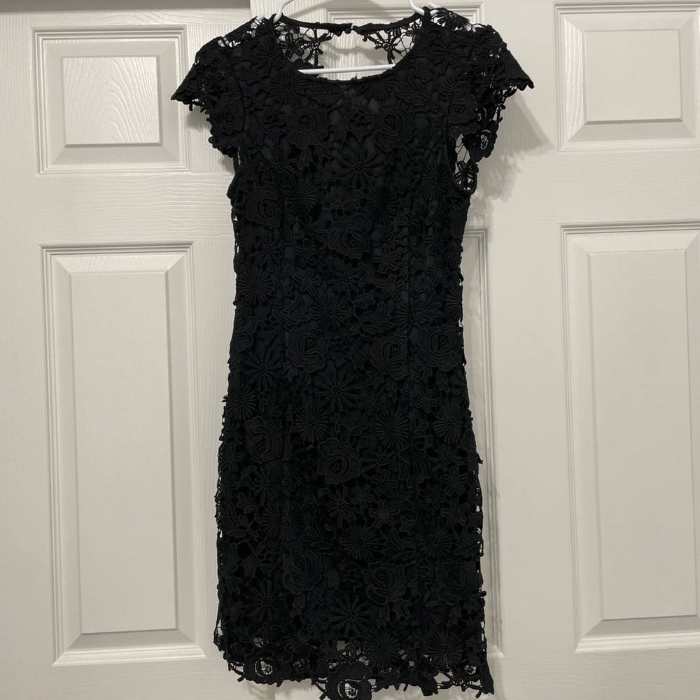 Lulu’s Lace Bodycon Dress
